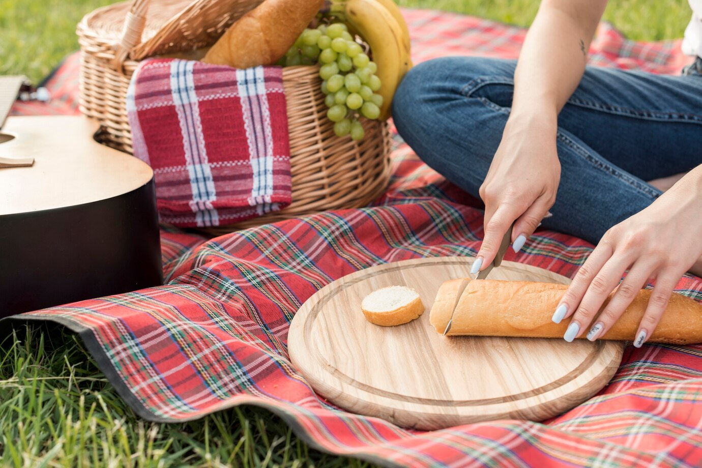 Jedlá na piknik: jednoduché recepty pre pohodlné občerstvenie v prírode.